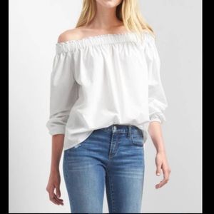 💚Women’s large NWT off the shoulder GAP shirt